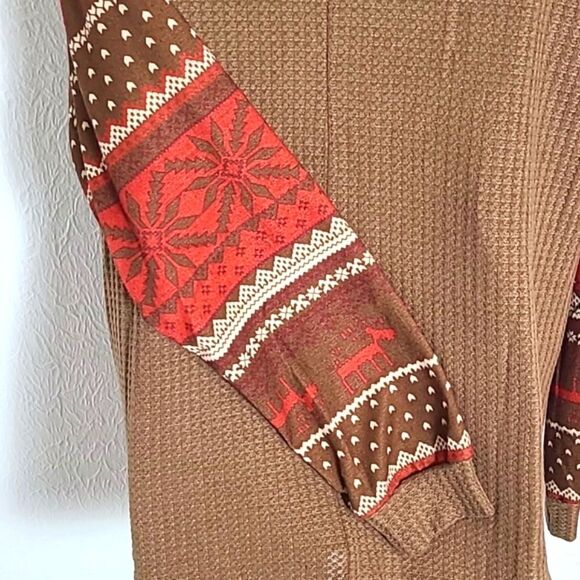 Waffle Knit Top Brown, Rusty Red & White Printed Longsleeves, Size Large - Picture 6 of 7